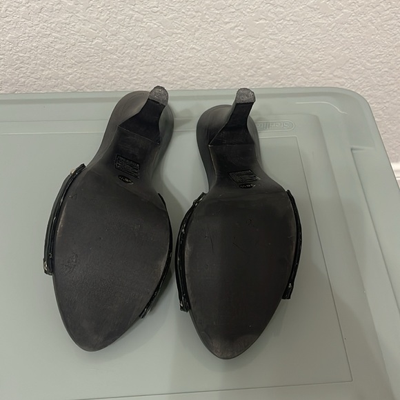 Dior sandal. Black . Size 38.5 ( run small) I’m usually a 6.5 or 7 though. - Picture 12 of 14